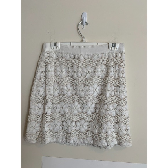 LOFT Dresses & Skirts - Ann Taylor LOFT Outlet Size 8 Mini Skirt Lace Cream Ivory Lined Back Zip